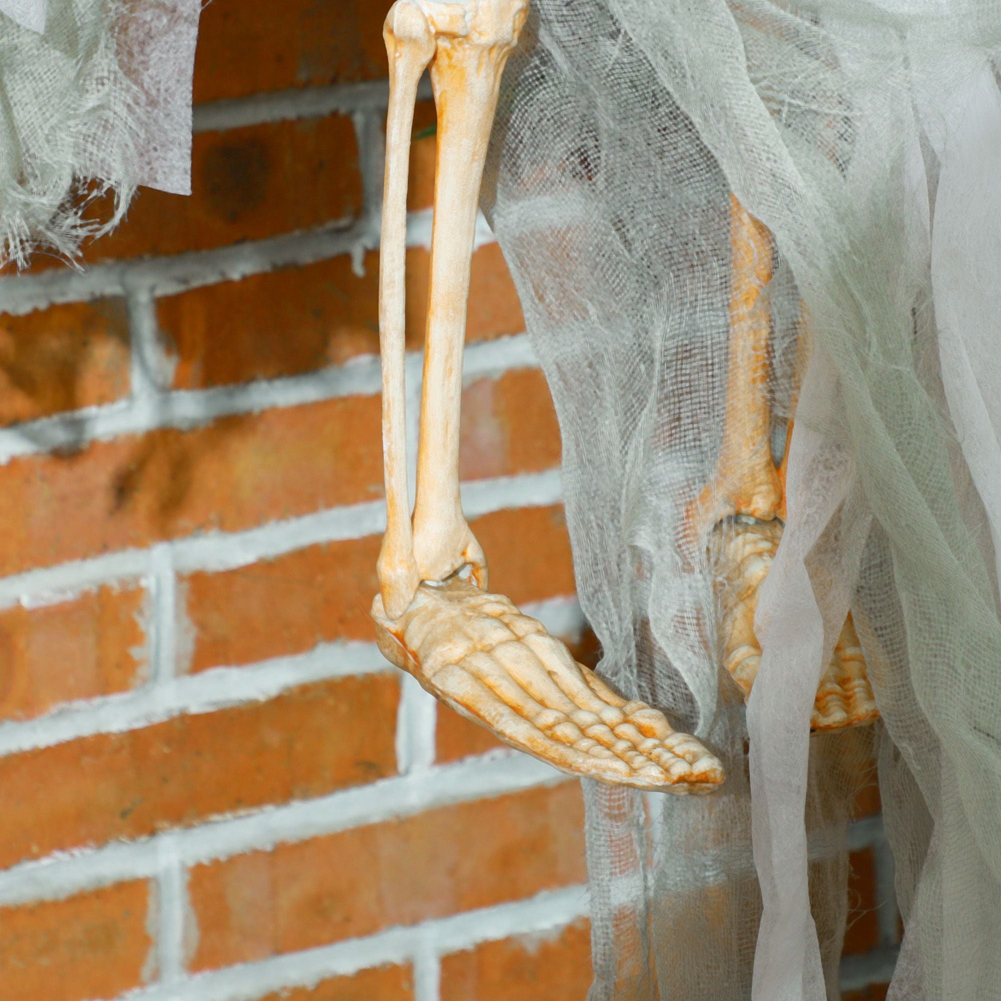 Outsunny 3.9 ft Hanging Pumpkin Ghost Halloween Decoration with Light and Sound
