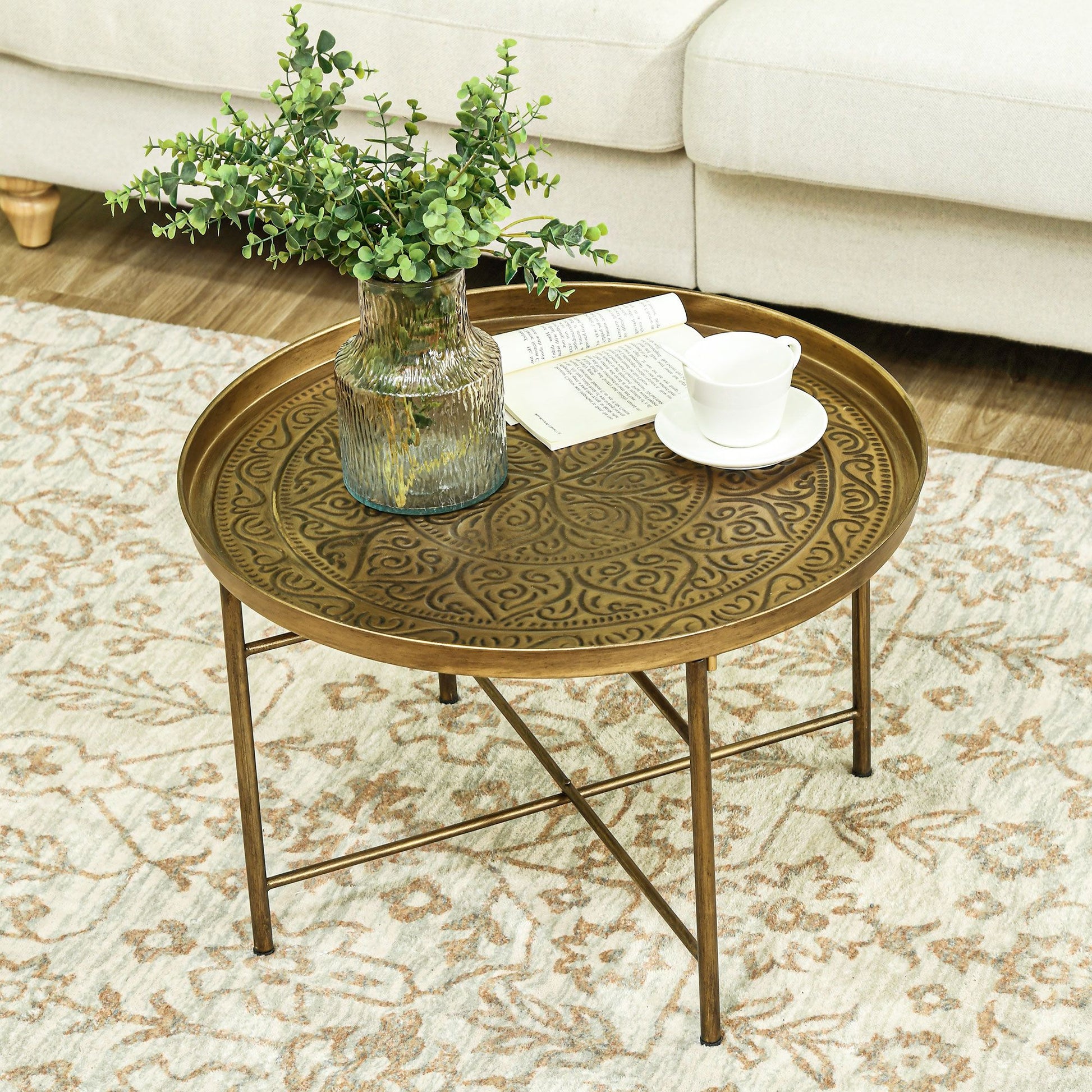 HOMCOM 24 in Round Gold Hammered Accent Table with Metal Frame