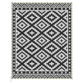 Outsunny Outdoor Rug Carpet Reversible Plastic Straw Rug with LED Lights Black and White 10' x 8' for Patio - product image 1