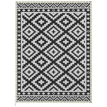 Outsunny Outdoor Rug Carpet Reversible Plastic Straw Rug with LED Lights Black and White 12' x 9' for Patio - product image 1