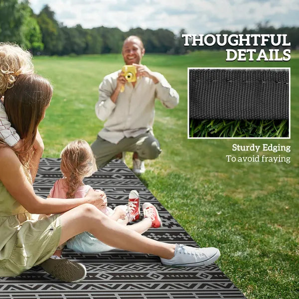 Outsunny Reversible Outdoor Rug, Waterproof Plastic Straw with Carry Bag, 6 ft x 9 ft, Black and Gray Geometric Wall - product image 8