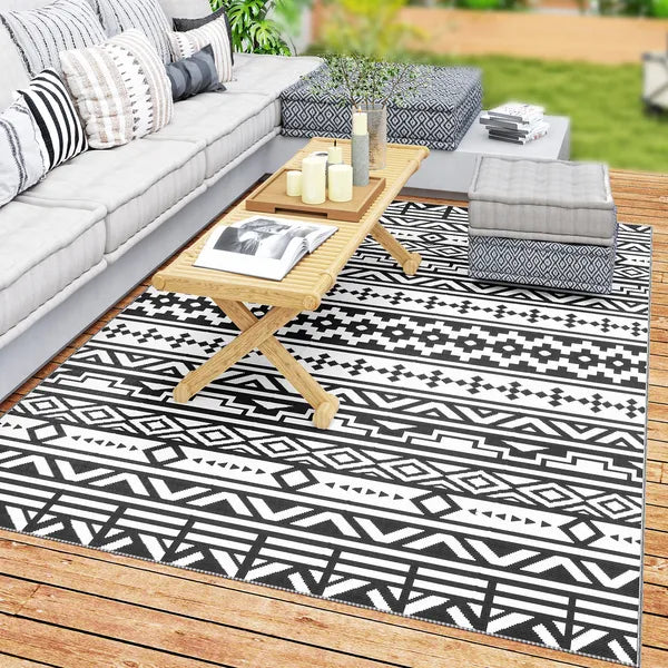 Outsunny Reversible Outdoor Rug, Waterproof Plastic Straw with Carry Bag, 6' x 9', Black and White Geometric Wall - product image 10