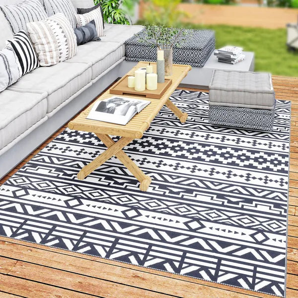 Outsunny Reversible Outdoor Rug, Waterproof Plastic Straw with Carry Bag, 6 ft x 9 ft, Blue and White Geometric - product image 10