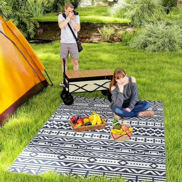 Outsunny Reversible Outdoor Rug, Waterproof Plastic Straw with Carry Bag, 6 ft x 9 ft, Blue and White Geometric - product image 2