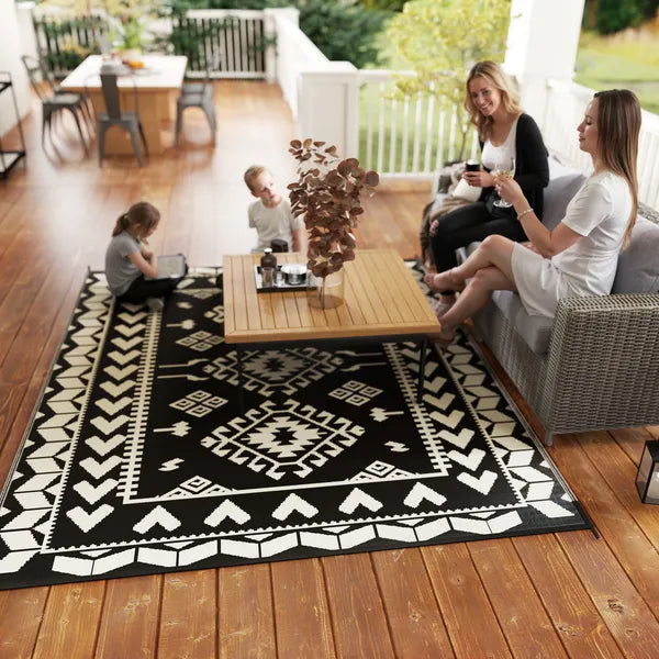 Outsunny Reversible Outdoor Rug, Waterproof Plastic Straw with Carry Bag, 8 ft x 10 ft, Black and White Rhombus Patchwork - product image 9