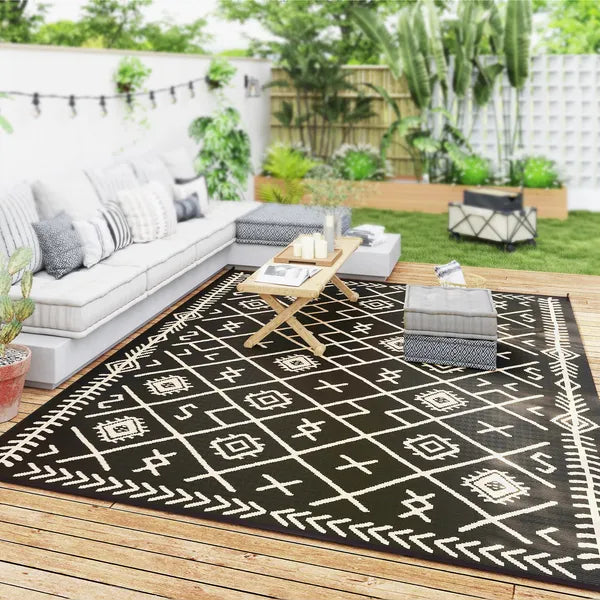 Outsunny Reversible Outdoor Rug, Waterproof Plastic Straw with Carry Bag, 9 ft x 12 ft, Black and Beige Rhombus - product image 10