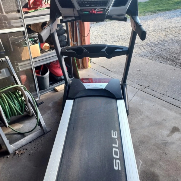 Sole-F80-Treadmill_3.png Sole F80 Treadmill